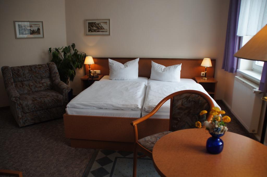 Hotel-Pension Seeblick Kuhlungsborn Ruang foto