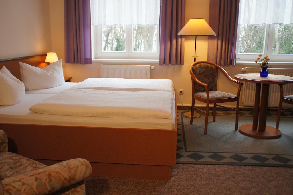 Hotel-Pension Seeblick Kuhlungsborn Ruang foto