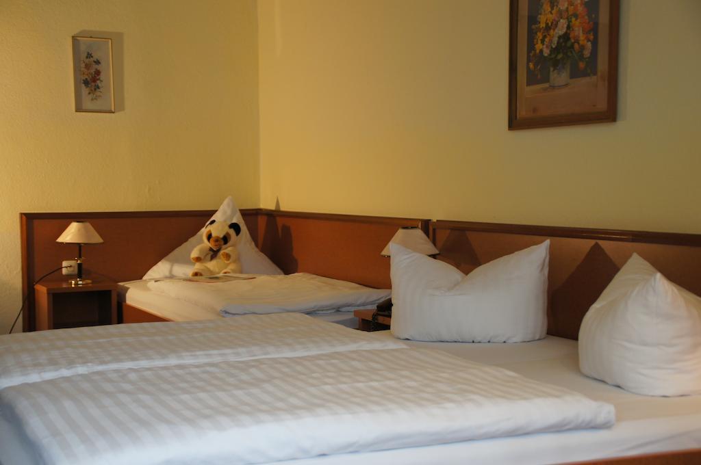 Hotel-Pension Seeblick Kuhlungsborn Ruang foto
