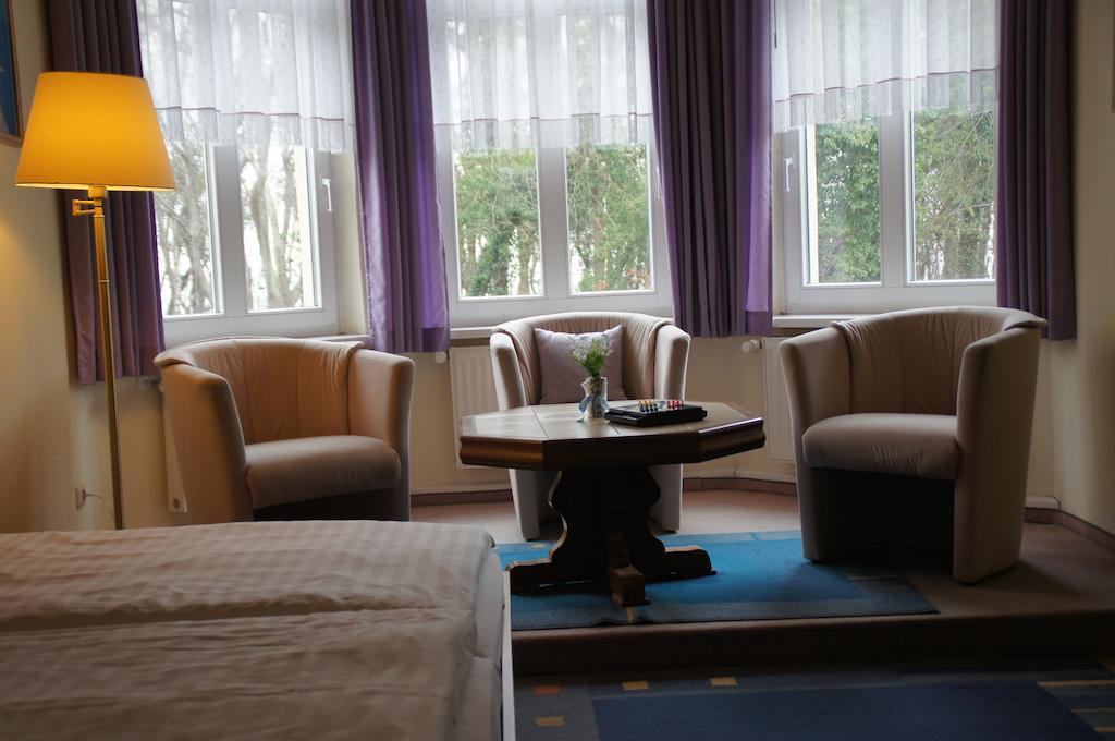 Hotel-Pension Seeblick Kuhlungsborn Ruang foto
