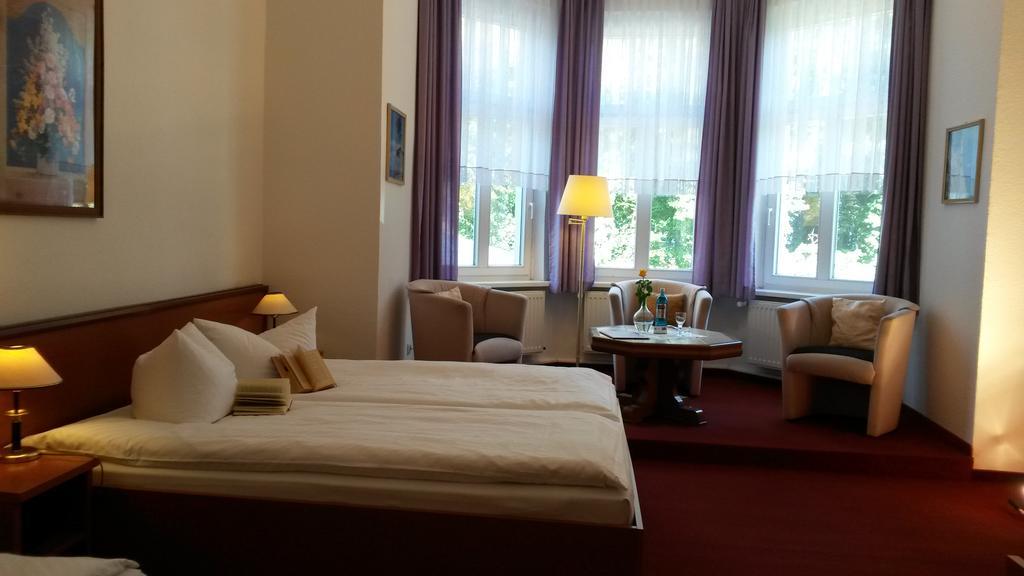 Hotel-Pension Seeblick Kuhlungsborn Ruang foto