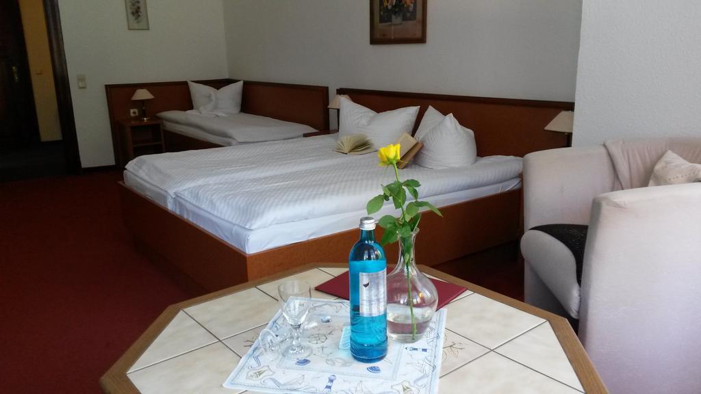Hotel-Pension Seeblick Kuhlungsborn Ruang foto